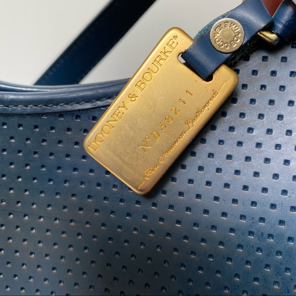 Dooney & Bourke All Leather Shoulder Bag Made in USA - Picture 4 of 10